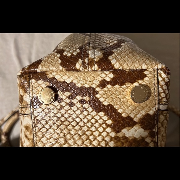 Beautiful large Michael Kors python print satchel with adjustable strap - Picture 8 of 8